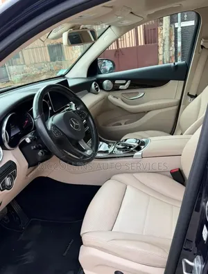 Mercedes-Benz GLC-Class 2017 Blue