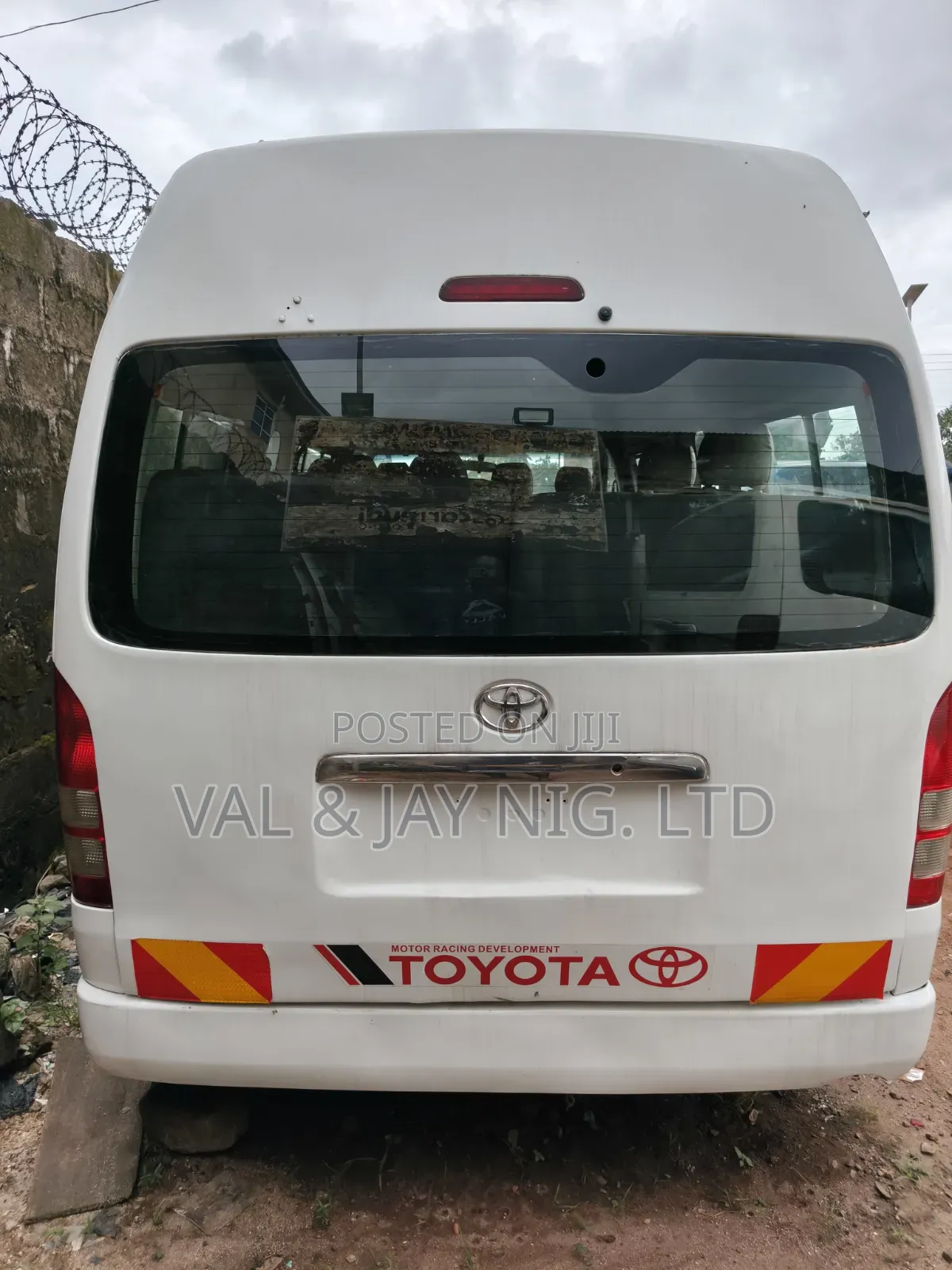 Toyota HiAce 2010 White