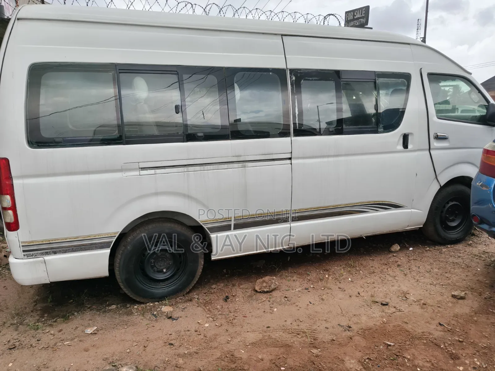 Toyota HiAce 2010 White