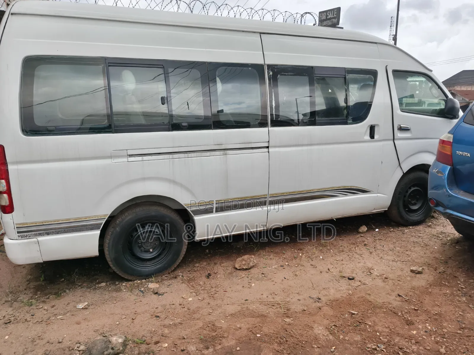 Toyota HiAce 2010 White