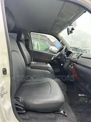 Toyota HiAce 2014 White