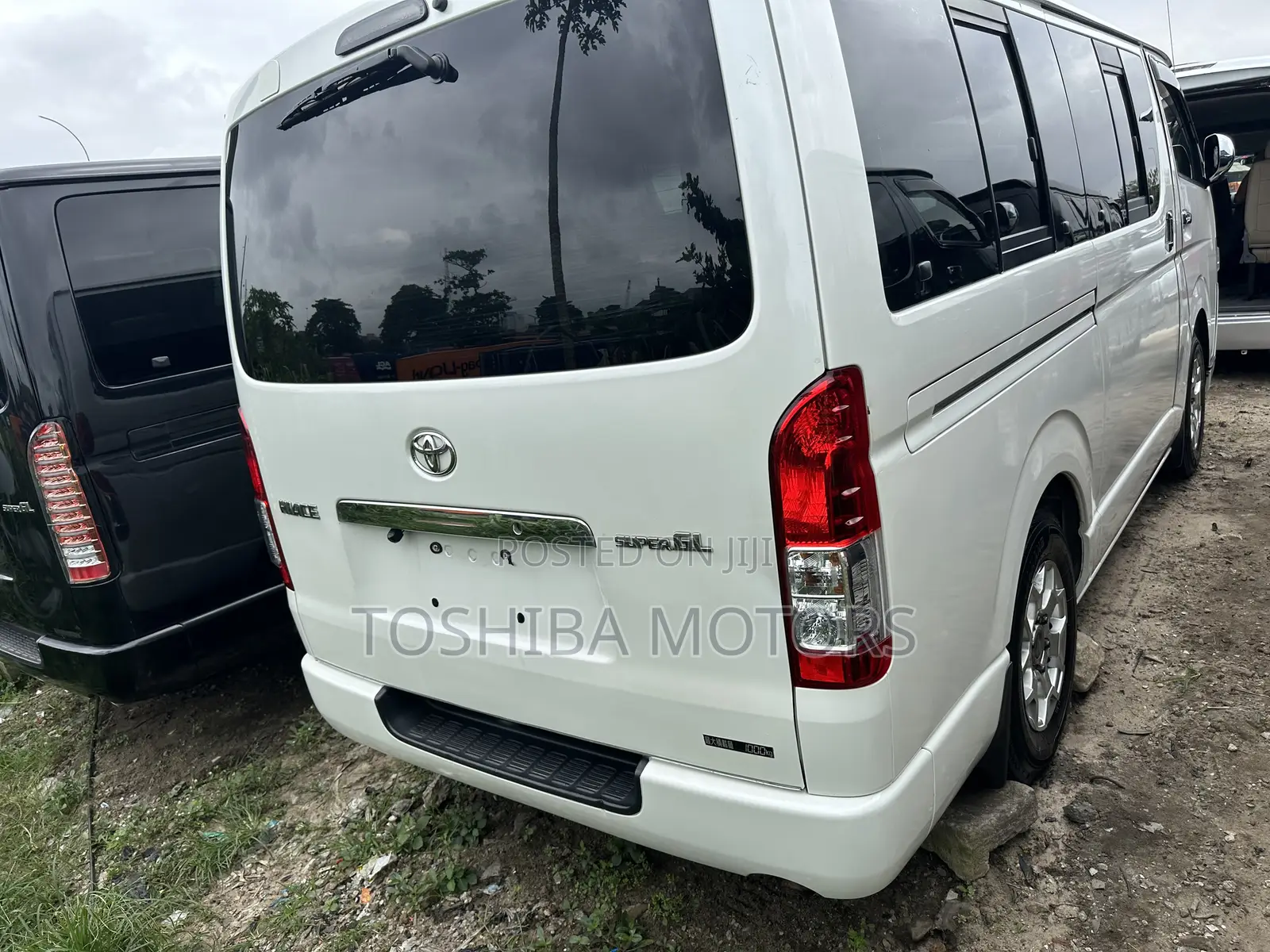 Toyota HiAce 2014 White
