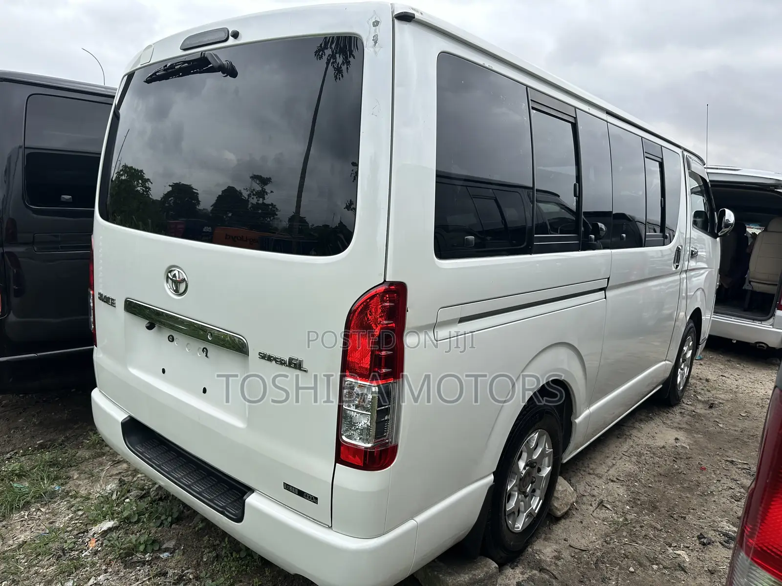 Toyota HiAce 2014 White