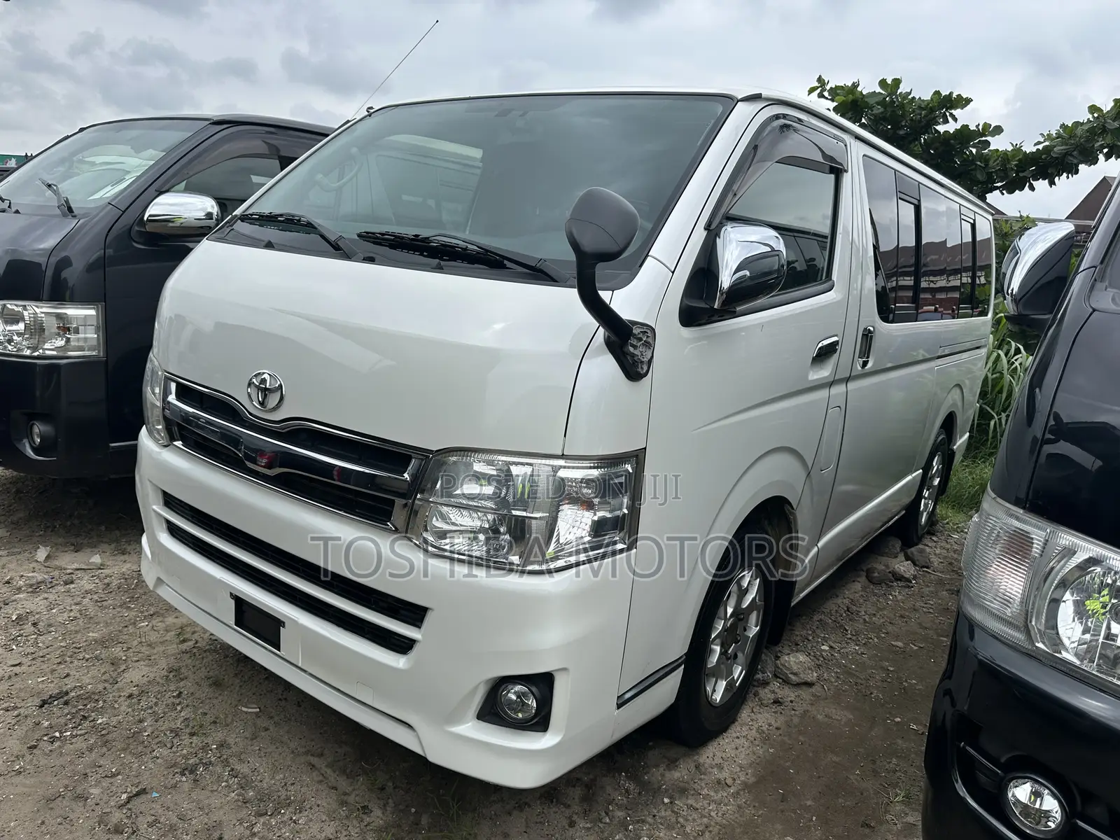 Toyota HiAce 2014 White