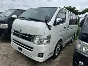 Toyota HiAce 2014 White