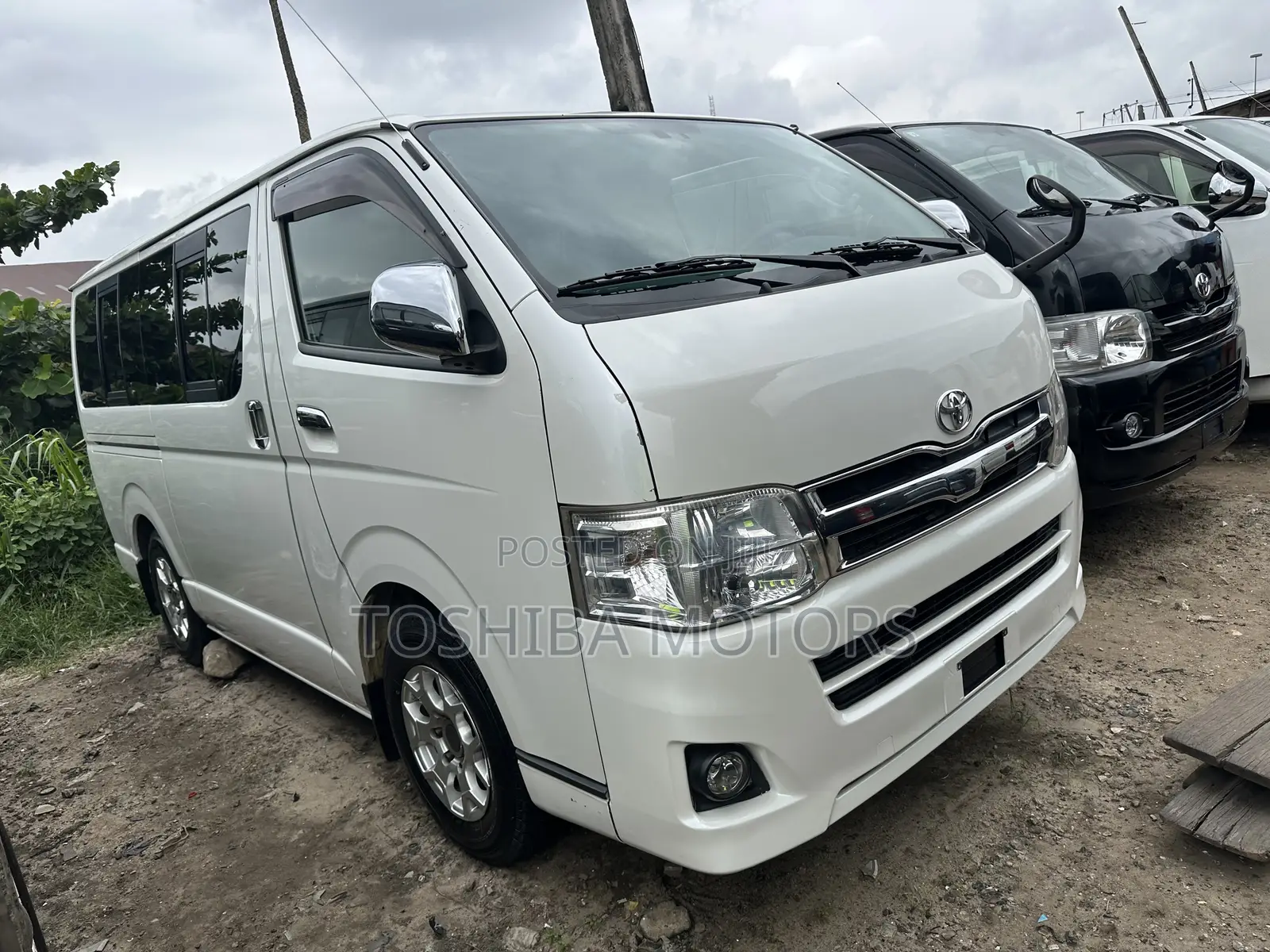 Toyota HiAce 2014 White