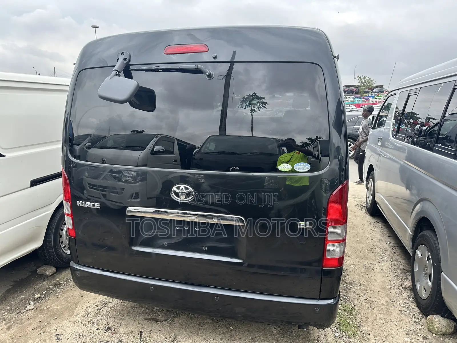 Toyota HiAce 2015 Black