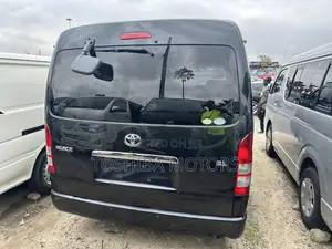 Toyota HiAce 2015 Black