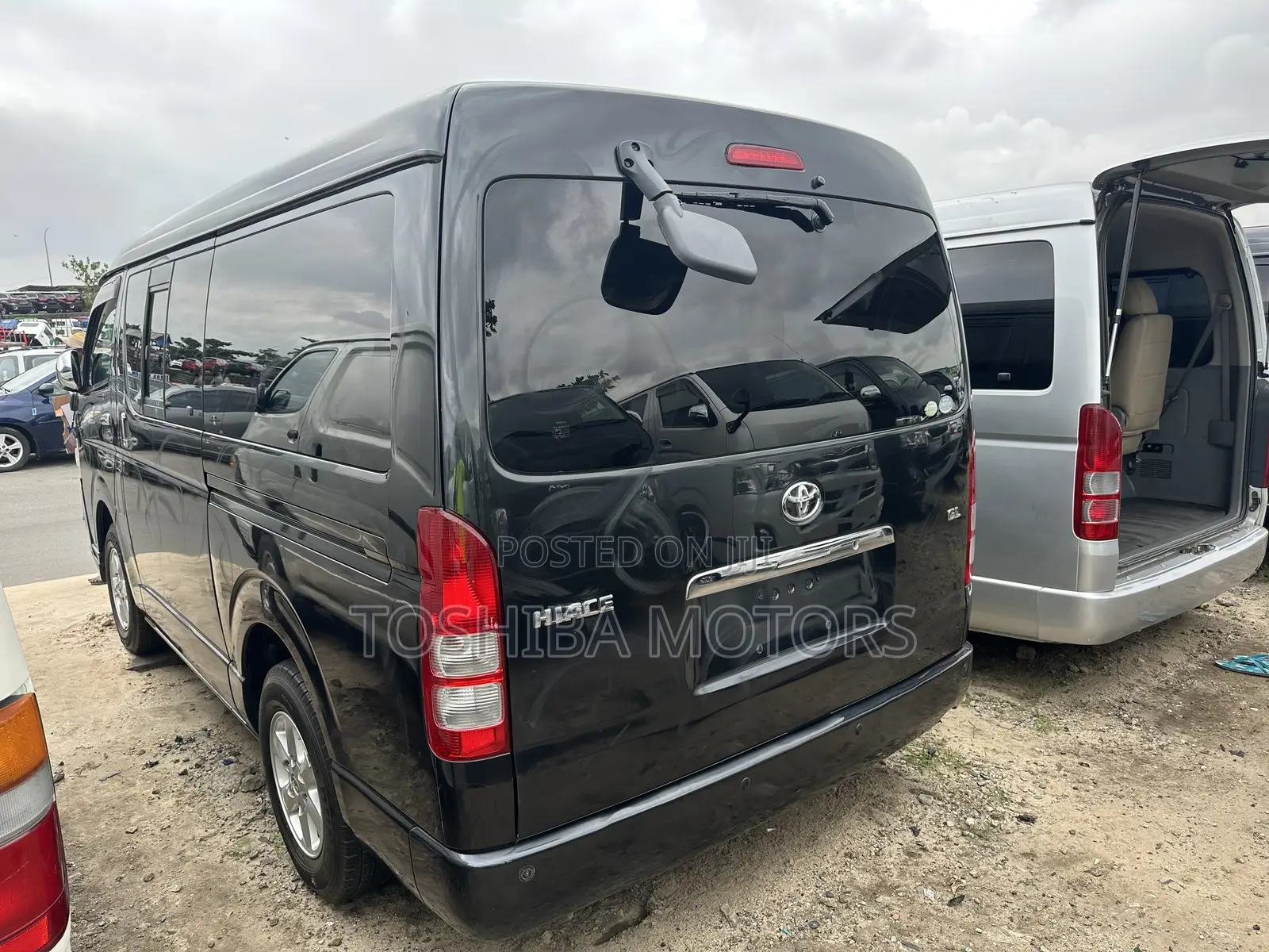 Toyota HiAce 2015 Black