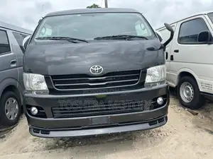 Toyota HiAce 2015 Black