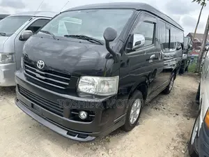 Toyota HiAce 2015 Black