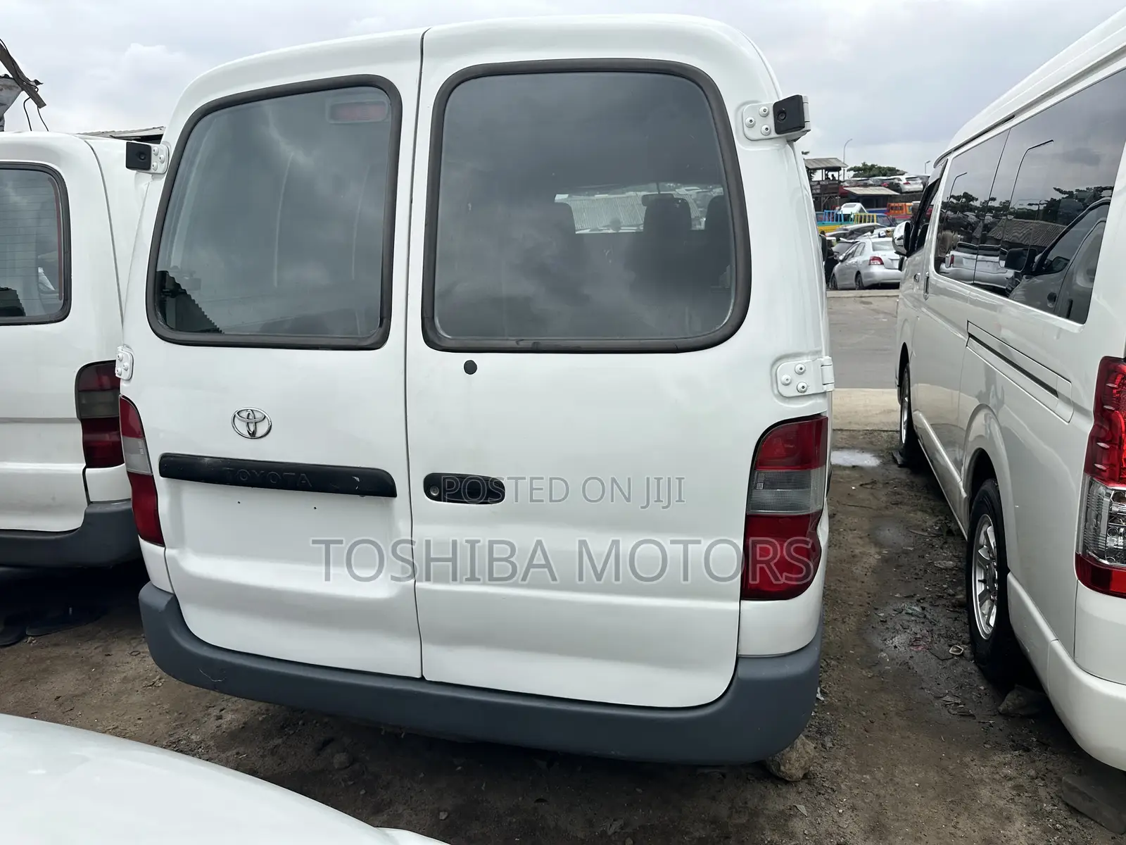 Toyota HiAce 2004 White