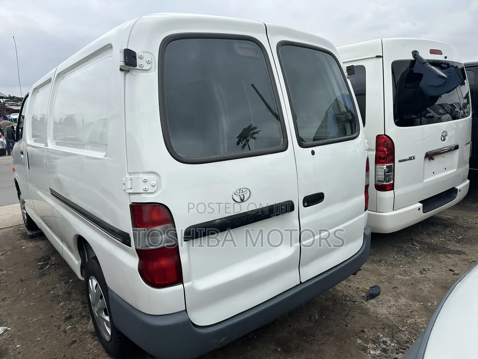 Toyota HiAce 2004 White