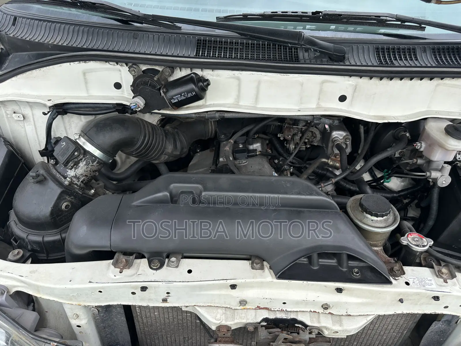 Toyota HiAce 2004 White