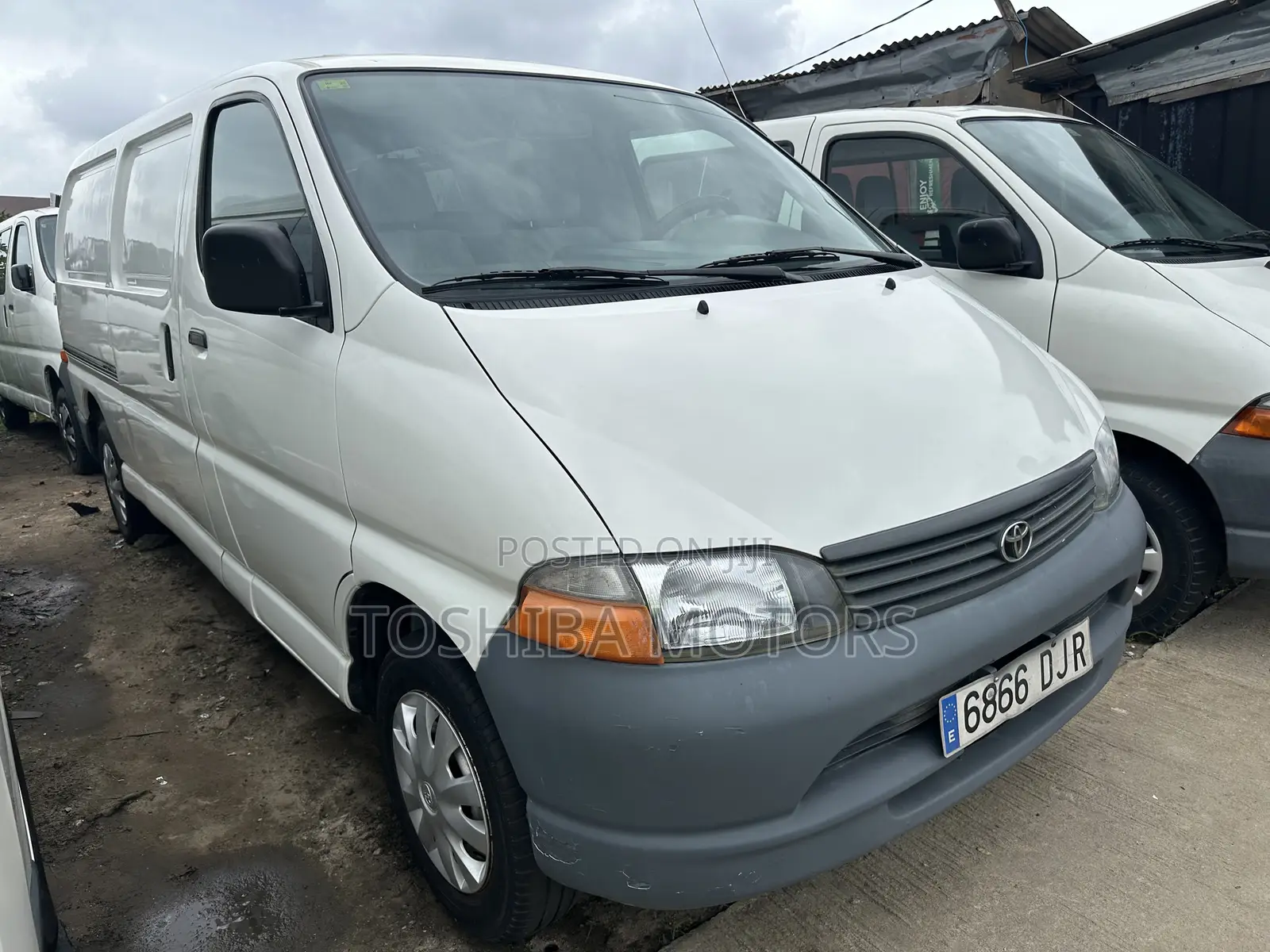 Toyota HiAce 2004 White