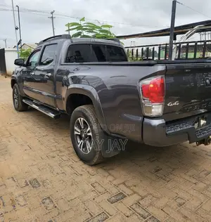Toyota Tacoma 4dr Double Cab 2016