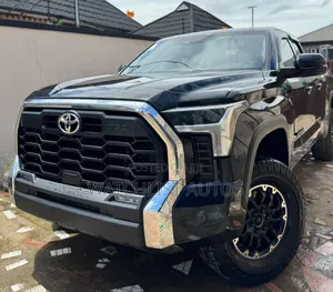 Toyota Tundra 2023 Black