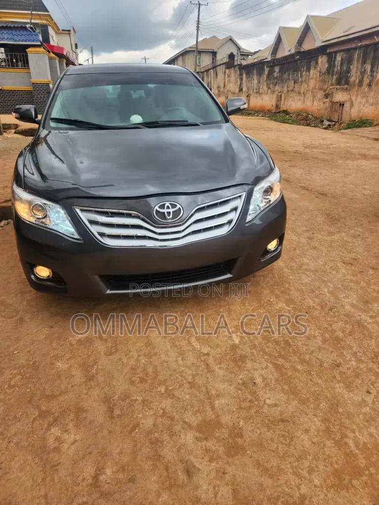 Toyota Camry 2009 Gray