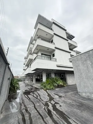 Furnished 1bdrm Apartment in Lekki Phase 1 for sale