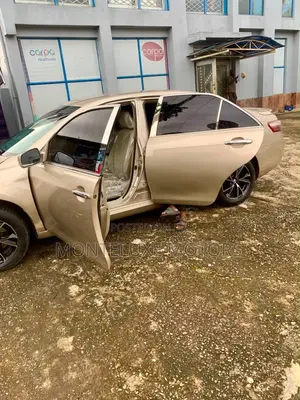 Toyota Camry 2008 Gold