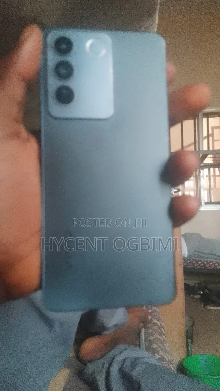 Vivo V27e 256 GB Gray