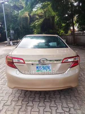 Toyota Camry LE 4dr Sedan (2.5L 4cyl 6A) 2012