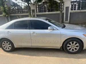 Toyota Camry XLE 4dr Sedan (2.5L 4cyl 6A) 2013 Gray