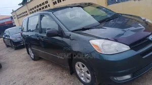 Toyota Sienna CE 2005 Green
