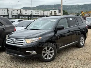 Toyota Highlander SE 2012 Black