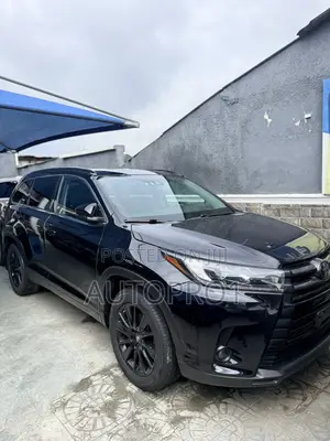 Toyota Highlander SE 2019 Black