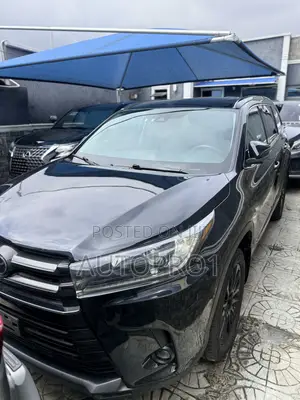 Toyota Highlander SE 2019 Black