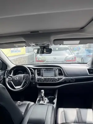 Toyota Highlander SE 2019 Black