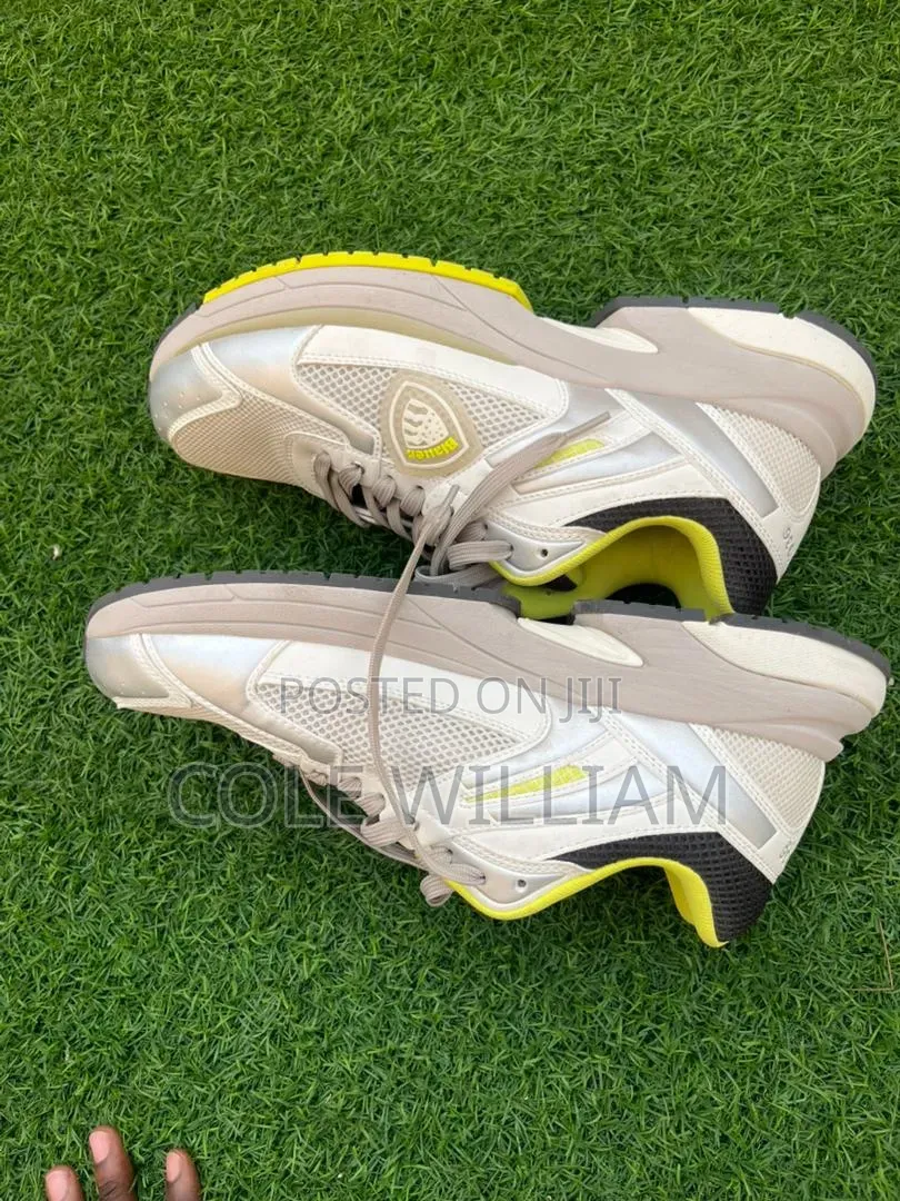 Size 44 Sneakers