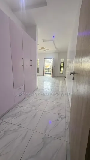 4bdrm Duplex in Ikota for rent