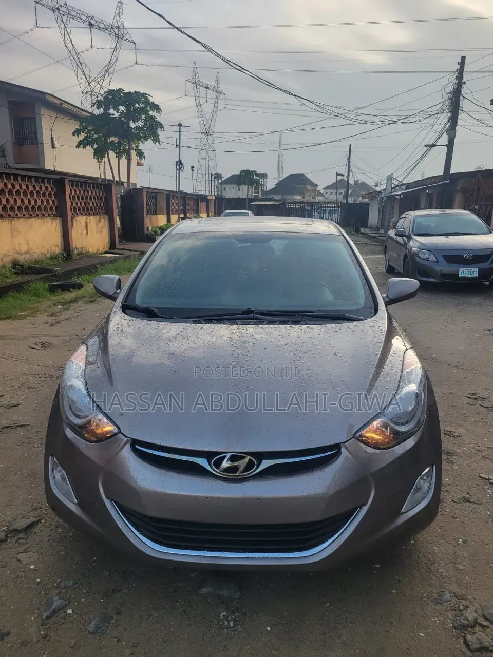 Hyundai Elantra 2012 Gold