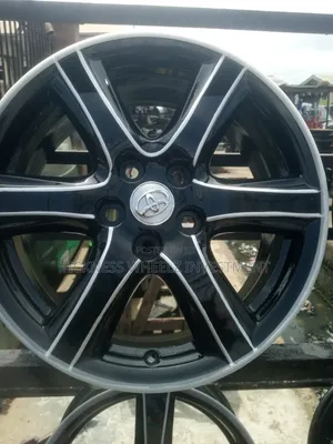 Quality Standard Toyota Camry Alloyed 17 Inch
