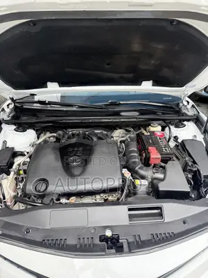 Toyota Camry XLE V6 FWD (3.5L 6cyl 8AM) 2018 White