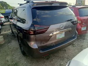 Toyota Sienna 2012 Gray