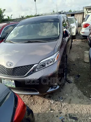 Toyota Sienna 2012 Gray