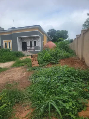 2bdrm Bungalow in Eruchie Street, Enugu for rent