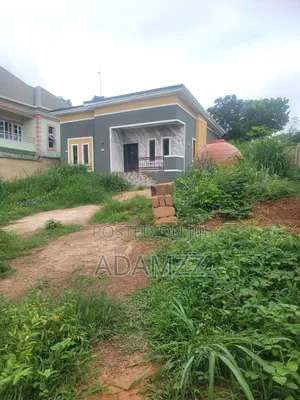 2bdrm Bungalow in Eruchie Street, Enugu for rent
