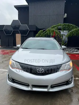Toyota Camry XLE 4dr Sedan (2.5L 4cyl 6A) 2014 Silver