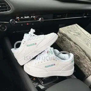 Reebok Sneakers