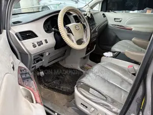Toyota Sienna XLE 7 Passenger 2011 Gray