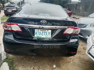 Toyota Corolla 2012 Black