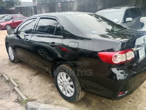 Toyota Corolla 2012 Black
