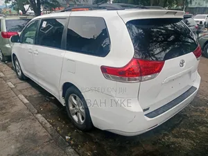 Toyota Sienna 2012 White