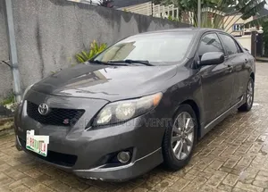 Toyota Corolla 2009 Gray