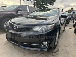 Toyota Camry SE 4dr Sedan (2.5L 4cyl 6A) 2014 Black