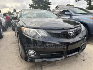 Toyota Camry SE 4dr Sedan (2.5L 4cyl 6A) 2014 Black